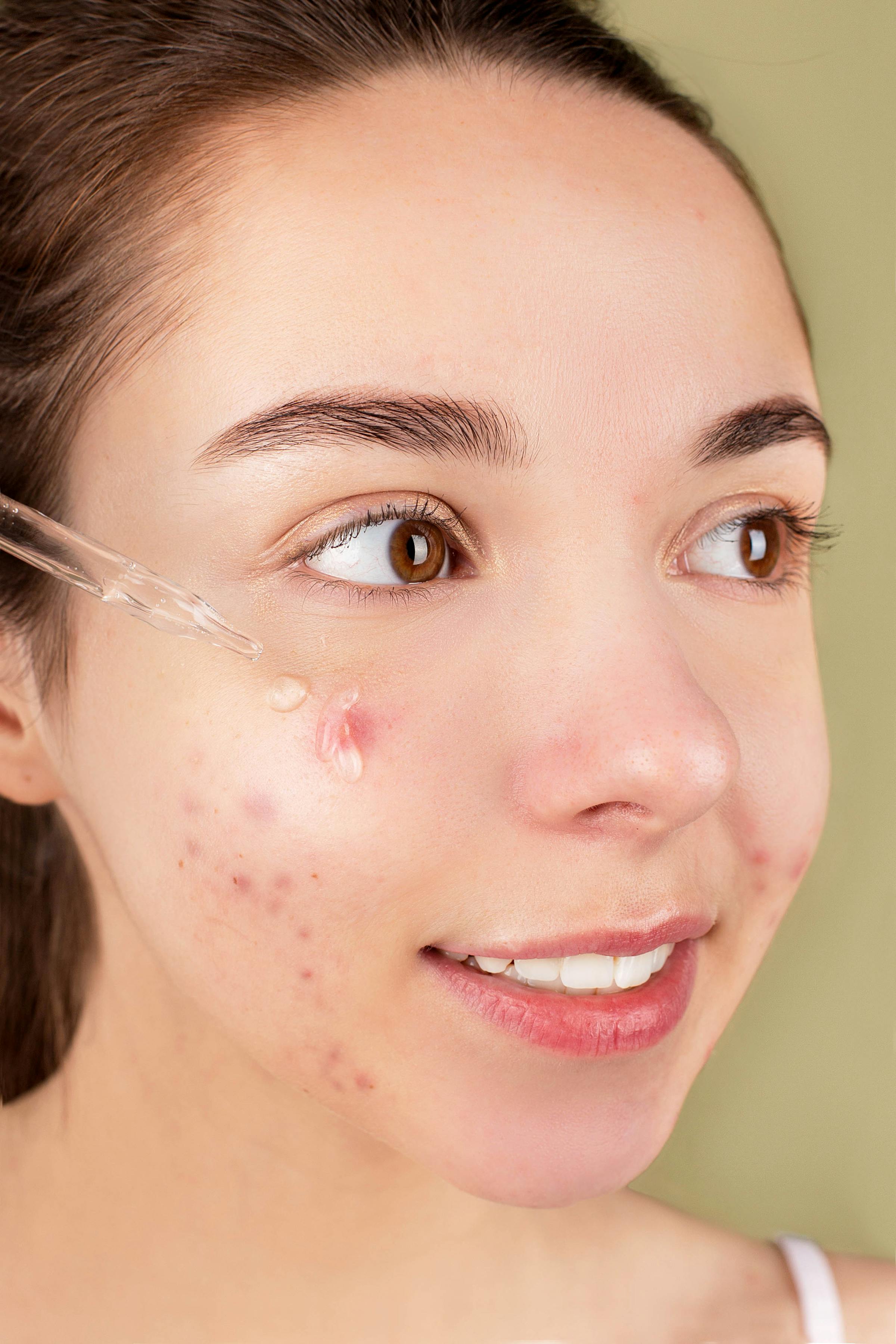 Dermaplaning treatment for smooth skin